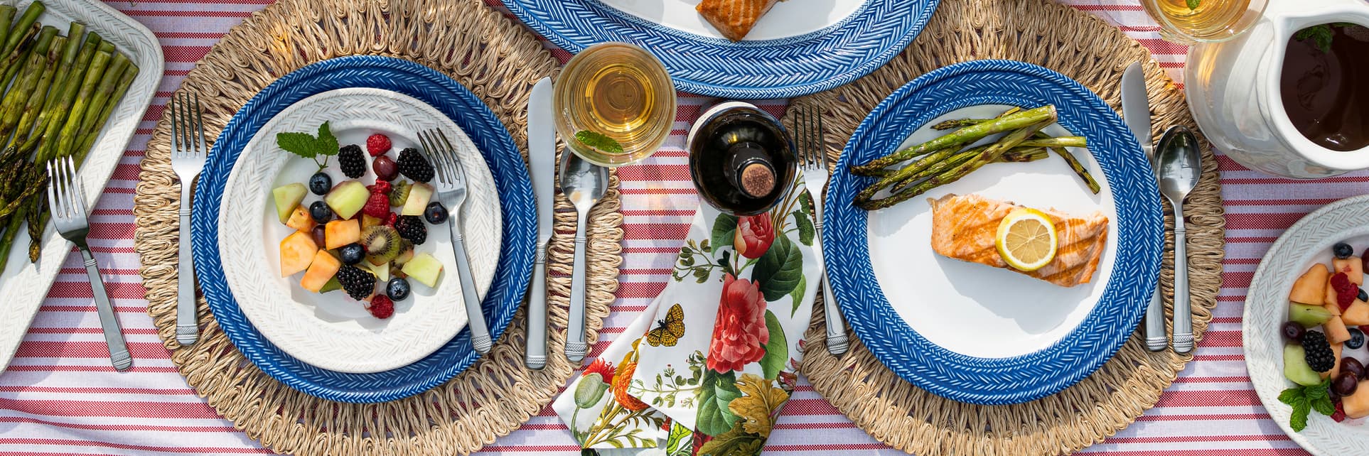 La Panier Delft Blue and Whitewash are the perfect collections for blissful days of endless summer entertaining.