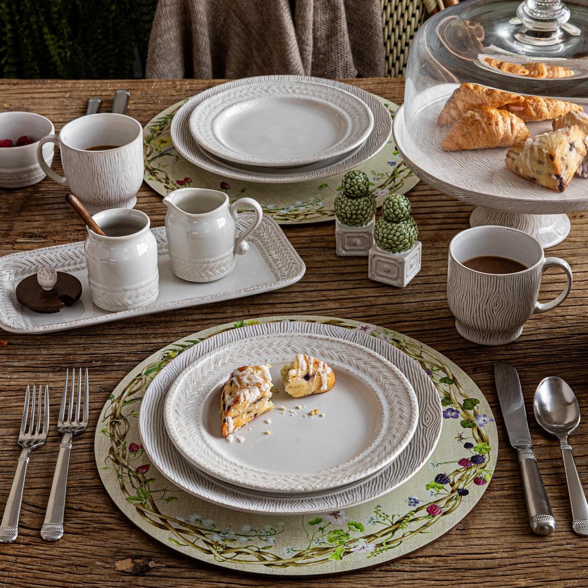 Le Panier Whitewash and Blenheim Oak mix and match to set a beautiful morning table.