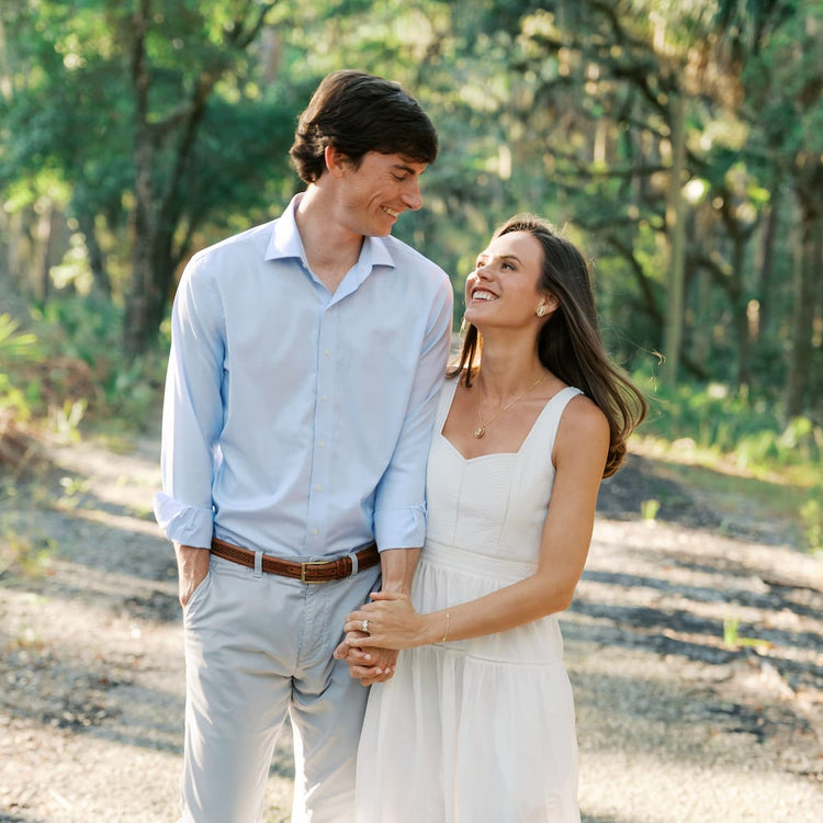 Engagement photo of Isabel and George.