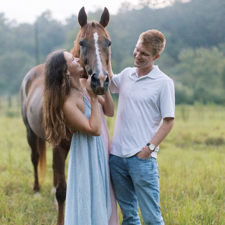 Leslie and Tyler engagement image.