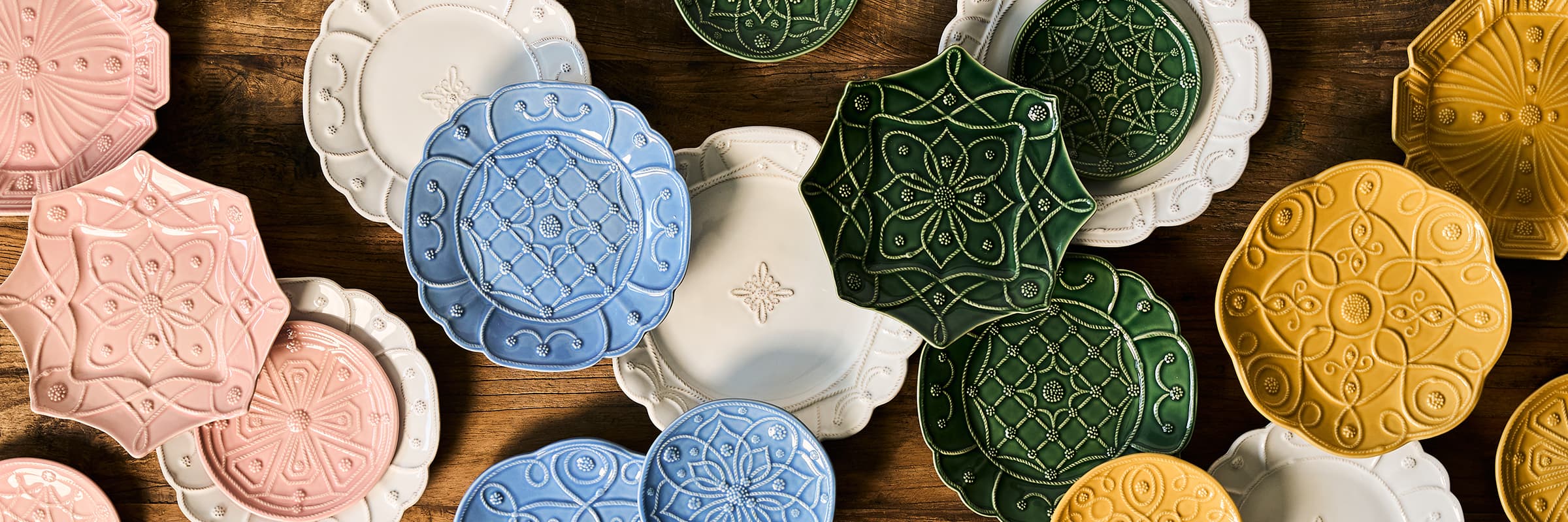Image showing 2 Jardin Du Monde whitewash plates on top of a Villa Seville tablecloth