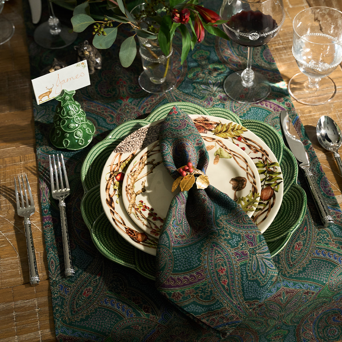 Paisley Napkin Set/4 - Evergreen - scale reference view