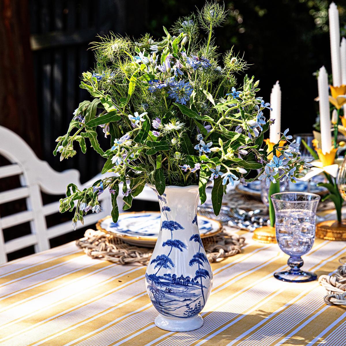 Country Estate Vase 9 in - Delft Blue | Juliska