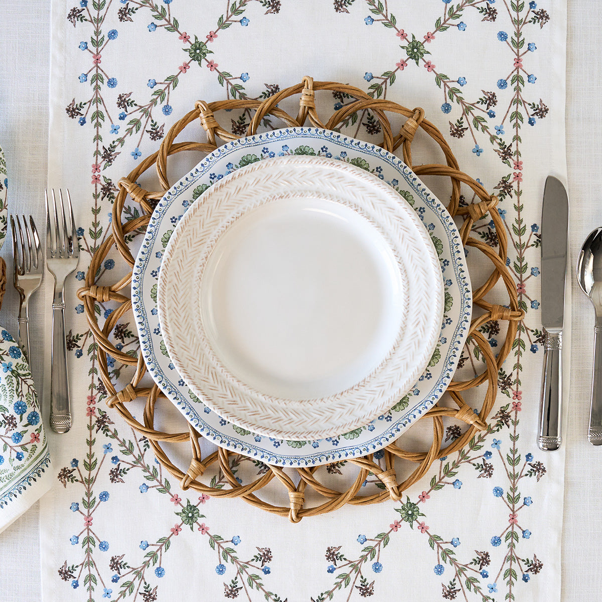 カリフォルニアポタリー 菓子椀 Le Panier Dessert-Salad Plate - Whitewash – Juliska