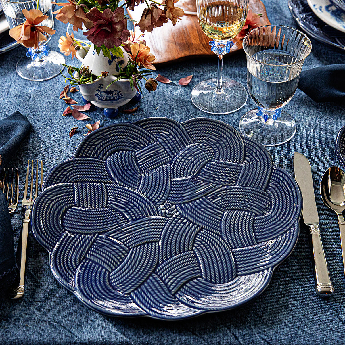 Le Panier Mystic Knot Charger/Platter - Denim - lifestyle setting