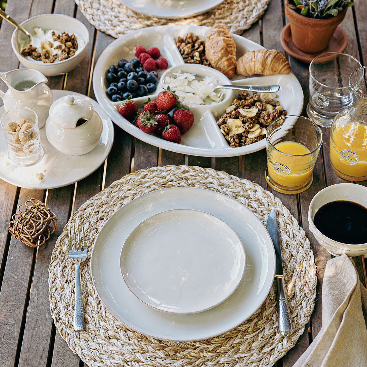 Puro Coupe Dessert-Salad Plate - Whitewash – Juliska