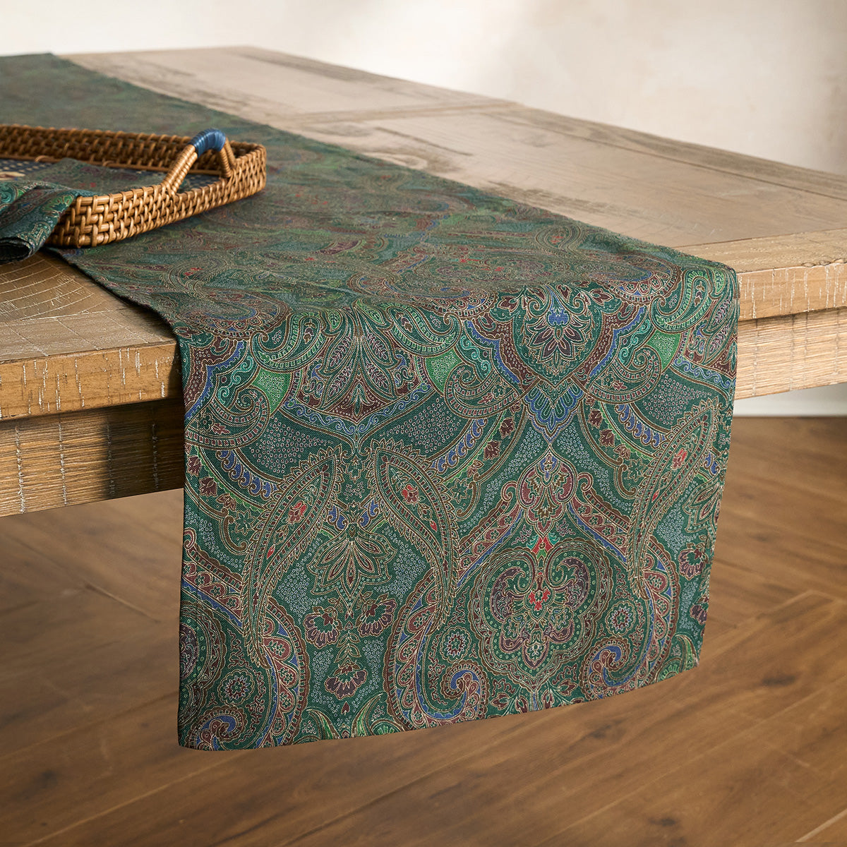 Paisley 18" x 90" Table Runner - Evergreen - detail view