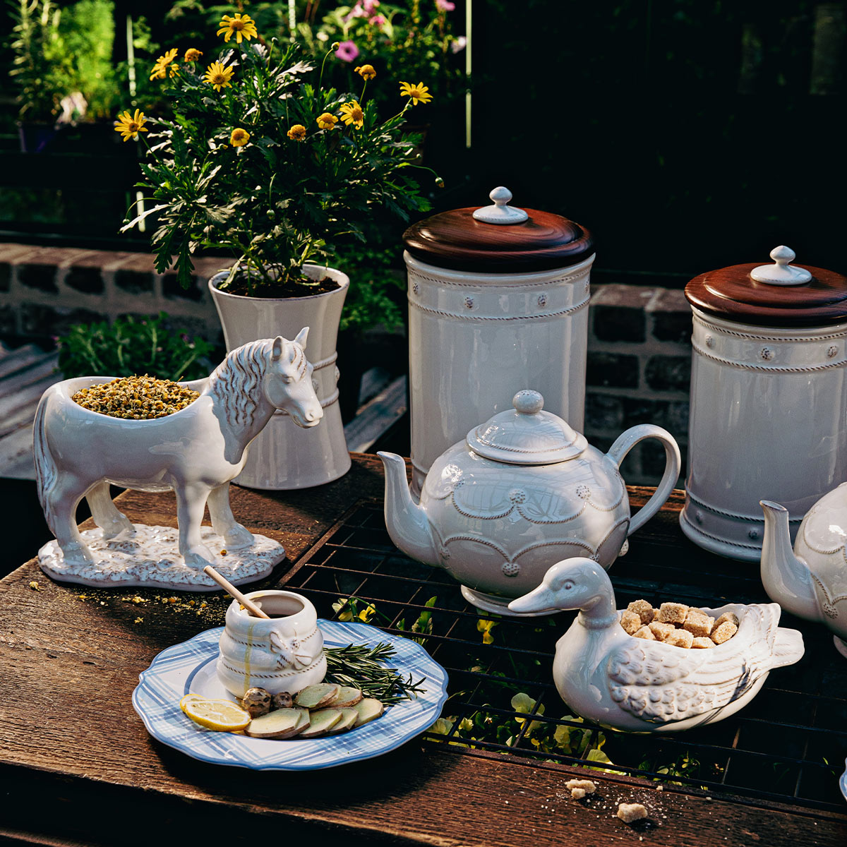 Berry & Thread Utensil Crock-Wine Cooler - Whitewash – Shop Juliska