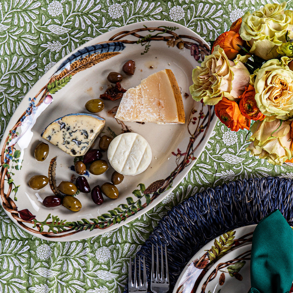 Juliska ジュリスカ チーズプレート Berry & Thread 20pc Place Setting - Bright Satin – Shop Juliska