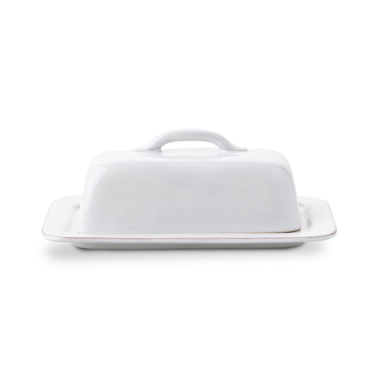With a vessel this simple yet sophisticated, you'll be looking for excuses to add butter to any dish. Store in your refrigerator or keep nearby atop your counter or kitchen table for easy access.