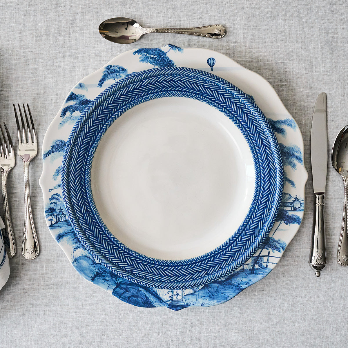 Le Panier salad plate by Juliska, detail view