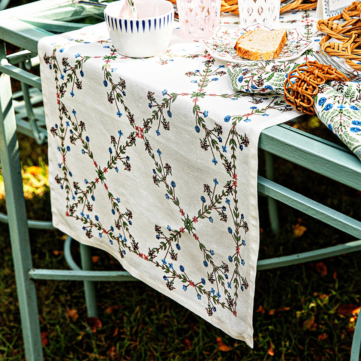 Villa Seville 18 in x 90 in Table Runner - Chambray – Juliska