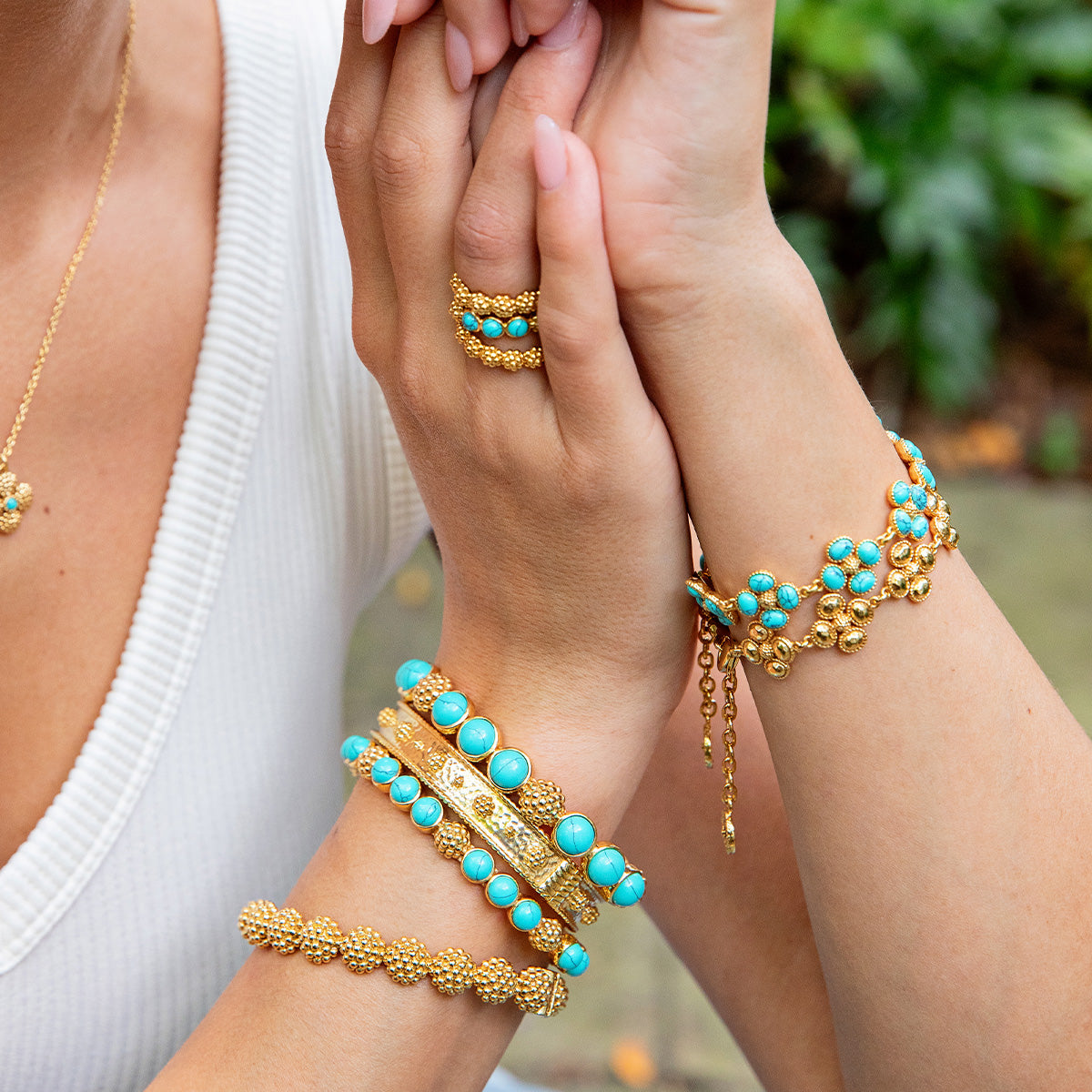 Berry Clover Link Bracelet 7in 2in Turquoise, lifestyle setting