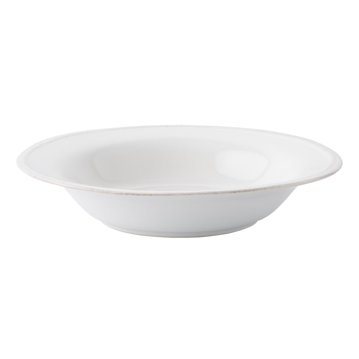 A study in simplicity, this understated bowl features a single thread and berry and is equally as lovely filled with wild mushroom soup or your most comforting chicken noodle soup for supper.
