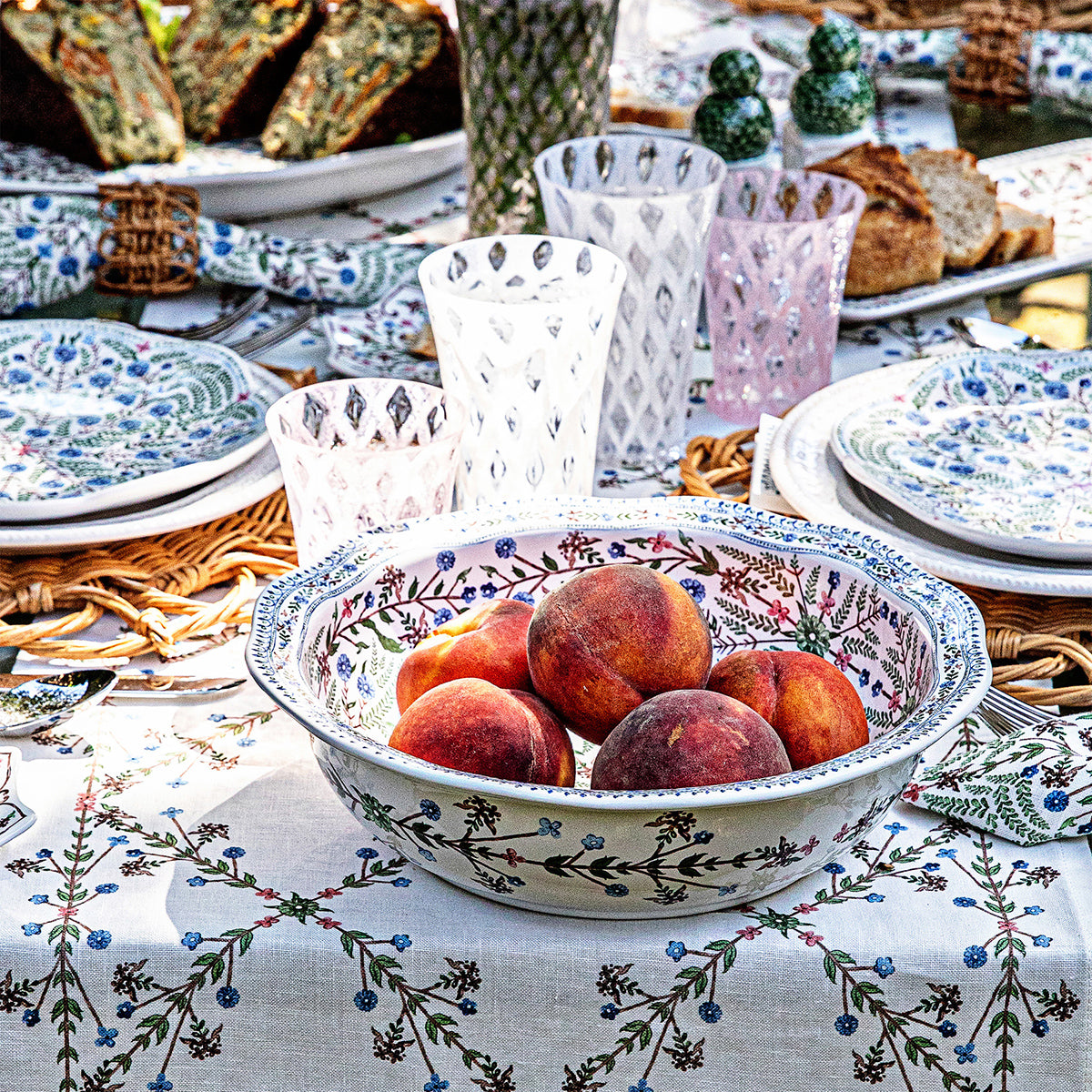 食器 SEMI CRYSTAL Villa Seville 12 in Serving Bowl - Chambray – Juliska