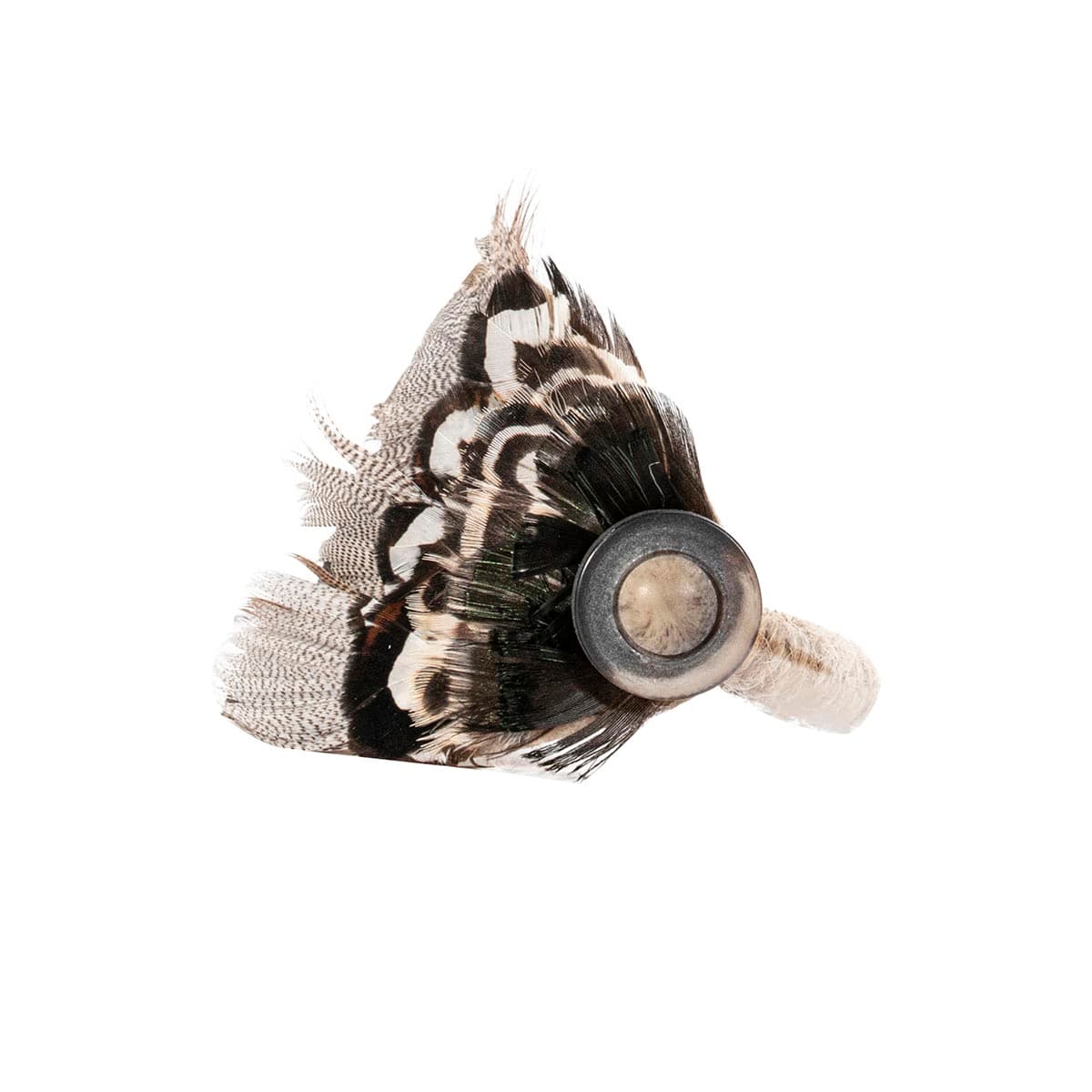 Embellish table-settings with nature's own flair - this sophisticated ring is made of real plumage for a look that is equally handsome and glamorous. 