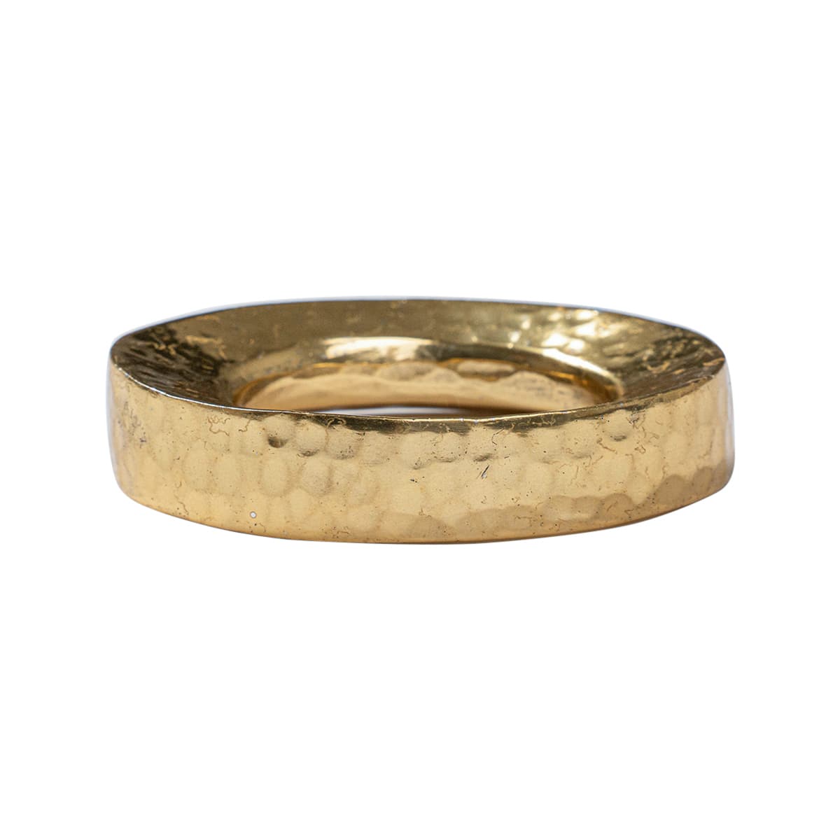his oval gold napkin ring is cast in aluminum with nickel plating and adds a subtly sparkling detail to a