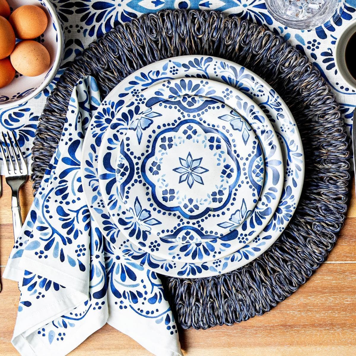 Straw Loop Placemat - Delft Blue – Juliska