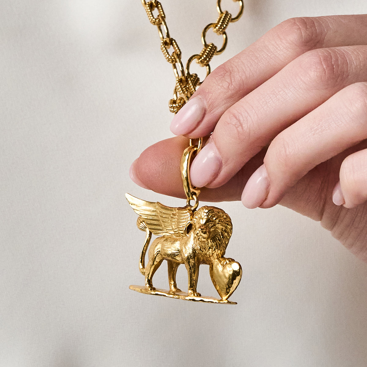 Lionheart Charm/Pendant - Gold close up 