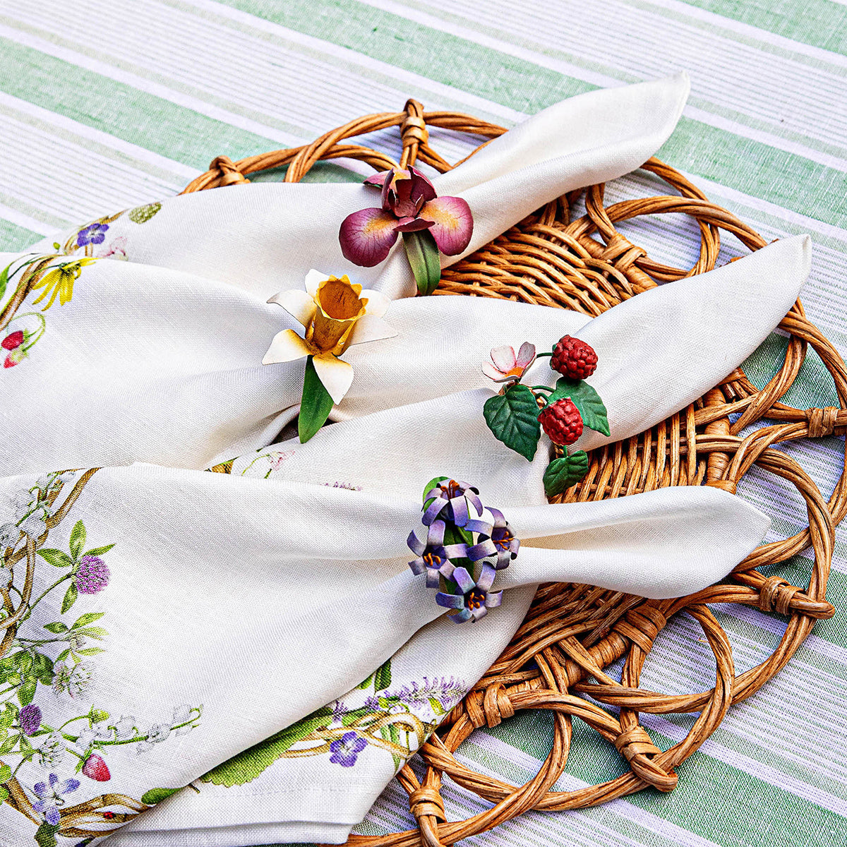 [SUKALA]SpringFlowerShirringLeggingsセット Meadow Walk Floral Napk in Ring Assorted Set/4 - Multi – Juliska