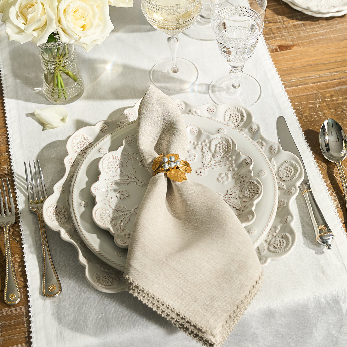 Berry Scallop Napkin Set/4 - Natural - lifestyle setting