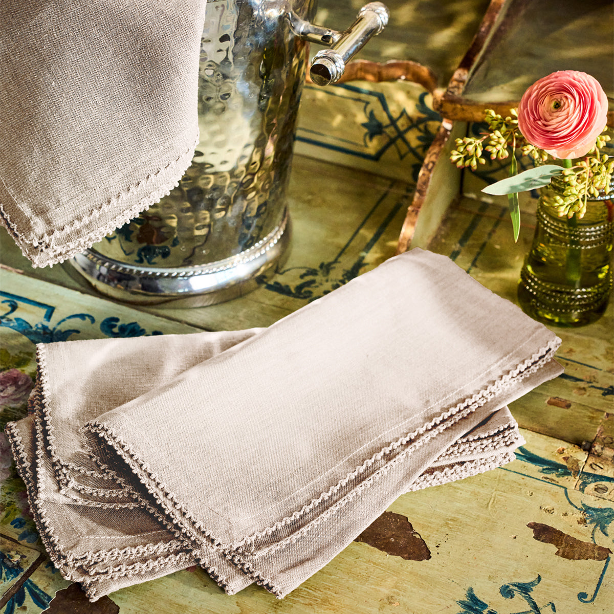 Berry Scallop Napkin Set/4 - Natural - alternate angle