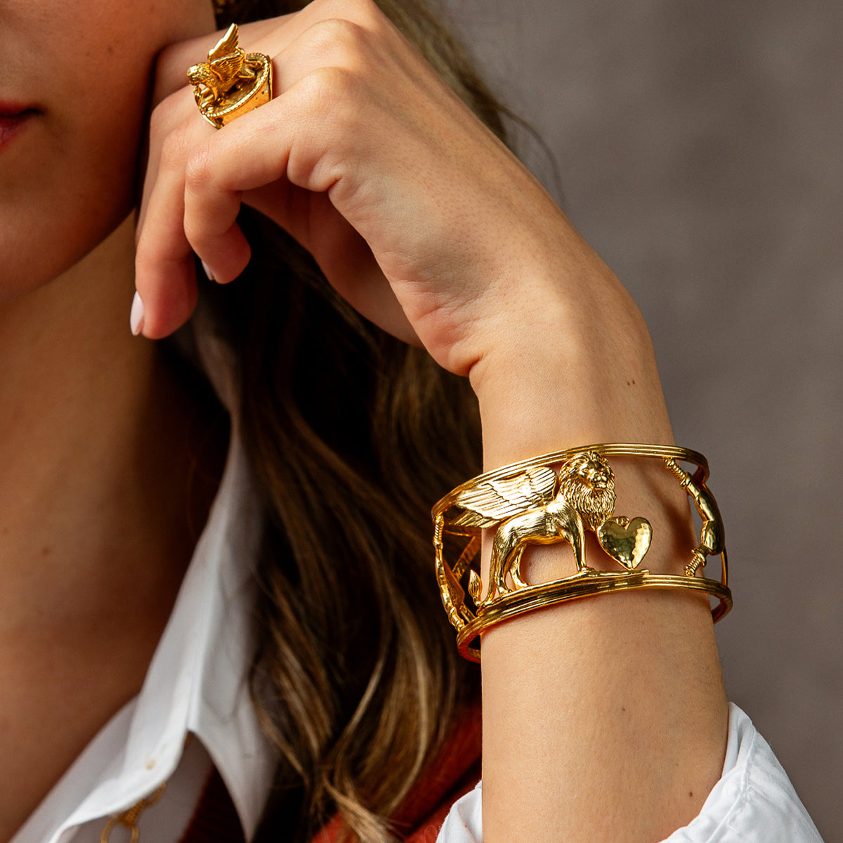 Lionheart Cuff - Gold close up 