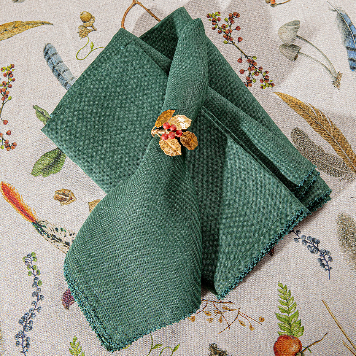 Berry Scallop Napkin Set/4 - Evergreen - scale reference view