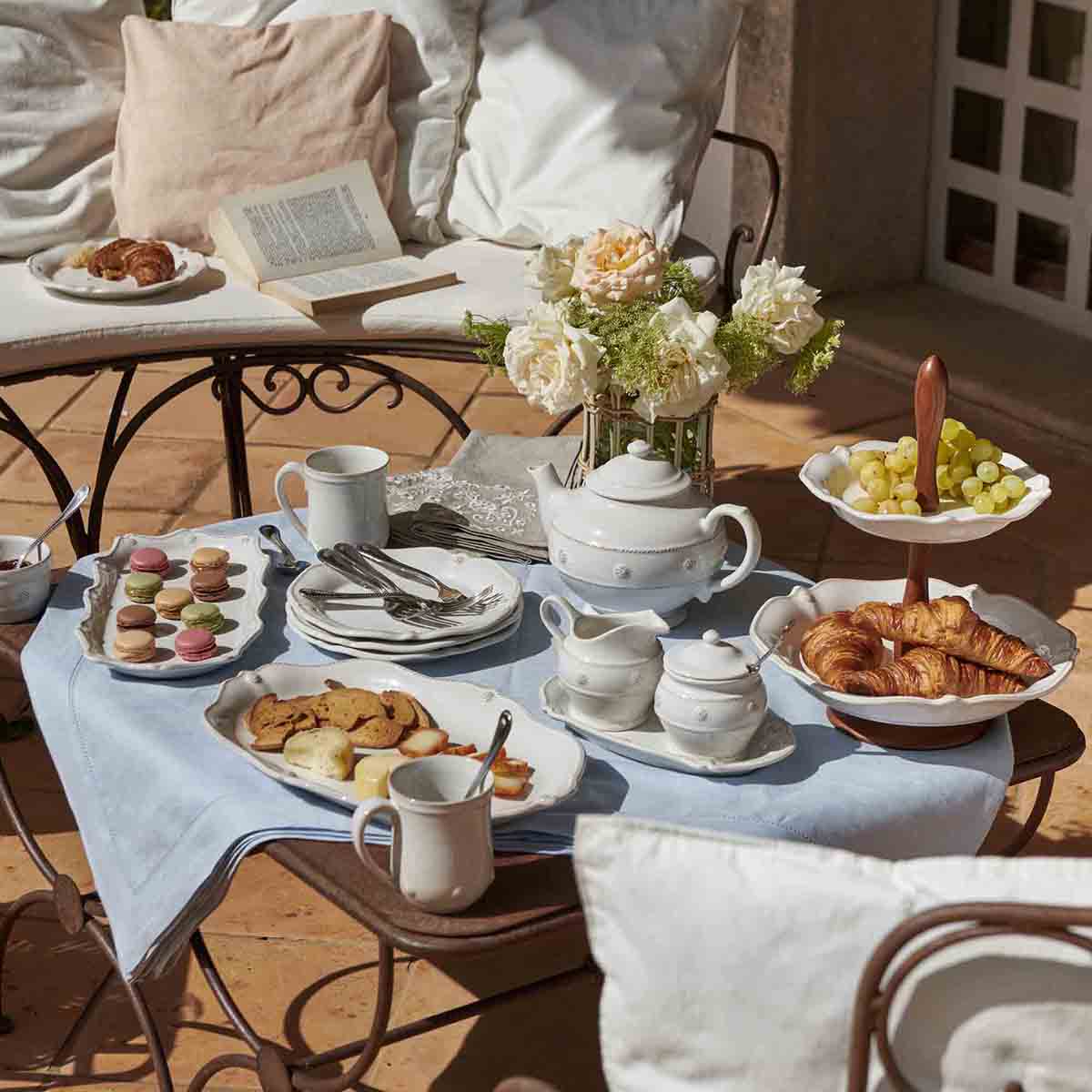 Berry & Thread Teapot - Whitewash – Shop Juliska