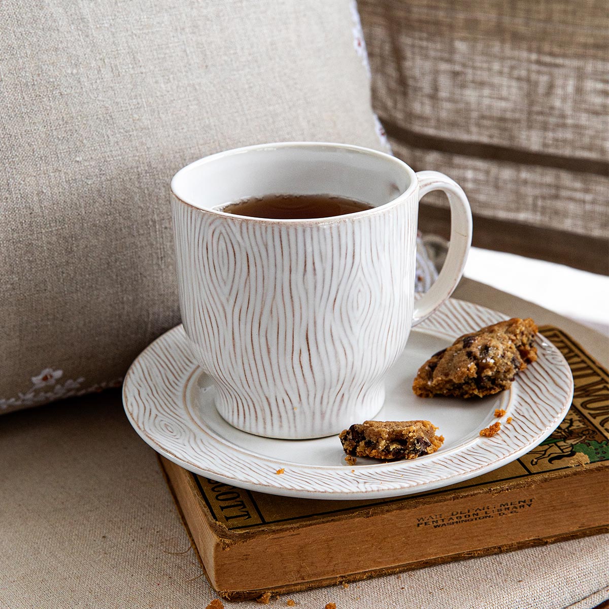 Blenheim Oak Mug - Whitewash | Juliska