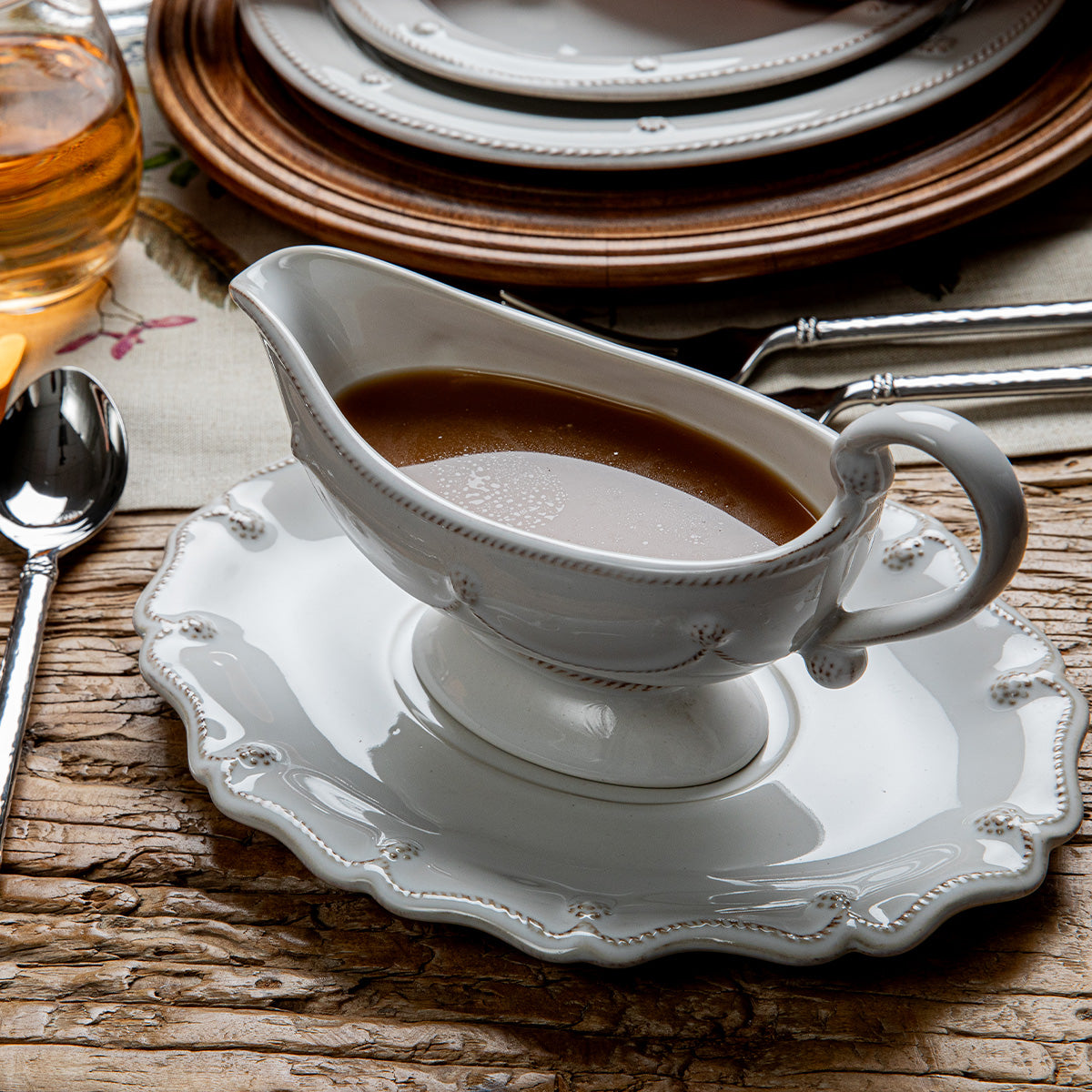 Berry & Thread Sauce Boat and Stand - Whitewash – Juliska
