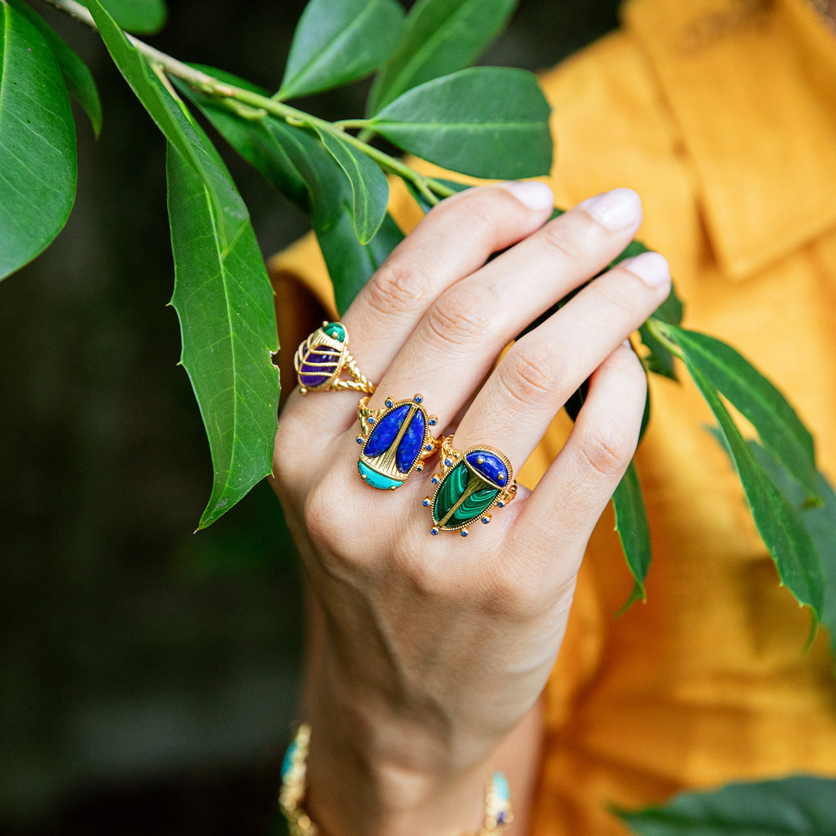 Scarab Grande Ring Lapis Malachite, lifestyle setting