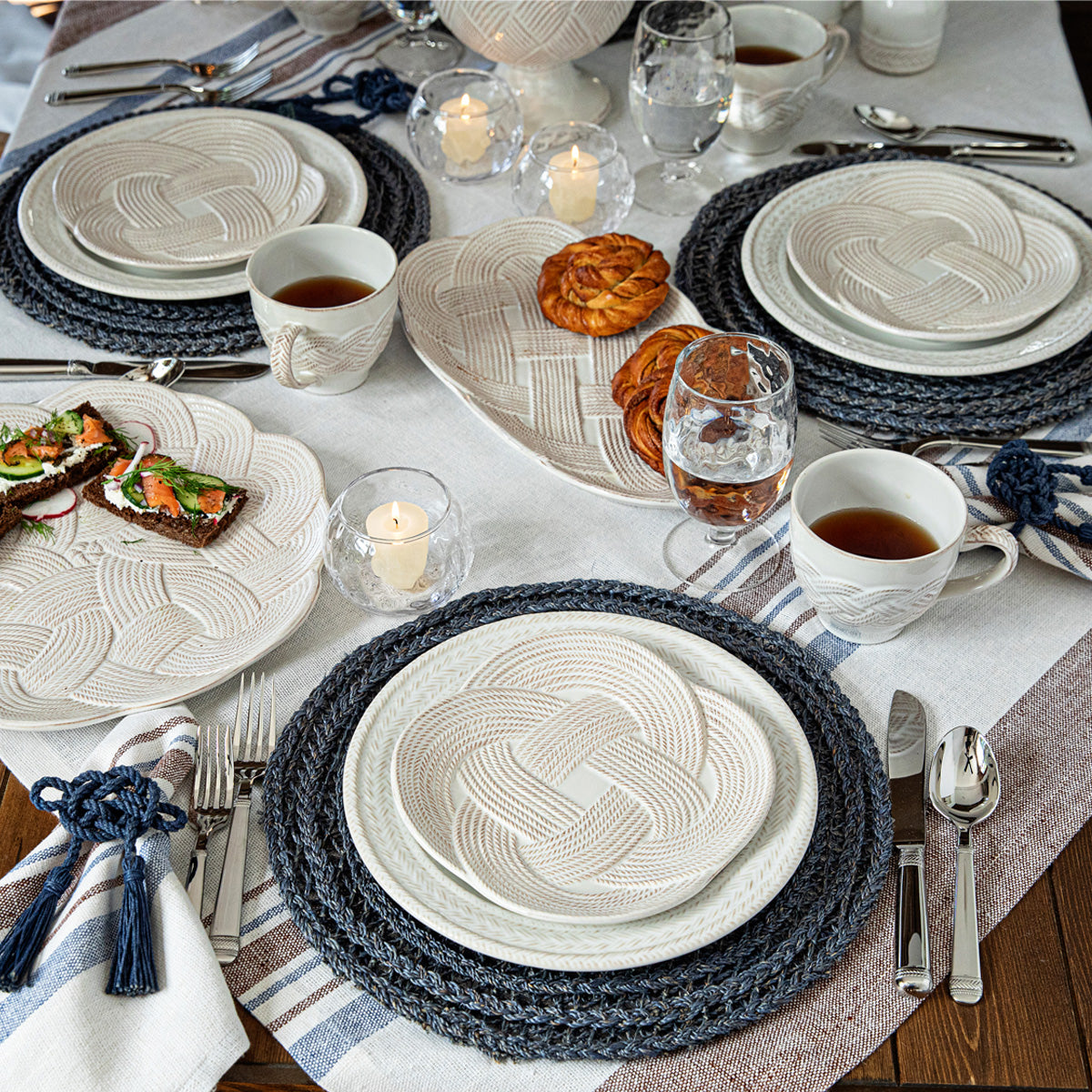 Le Panier Mystic Knot Charger/Platter - Whitewash – Juliska