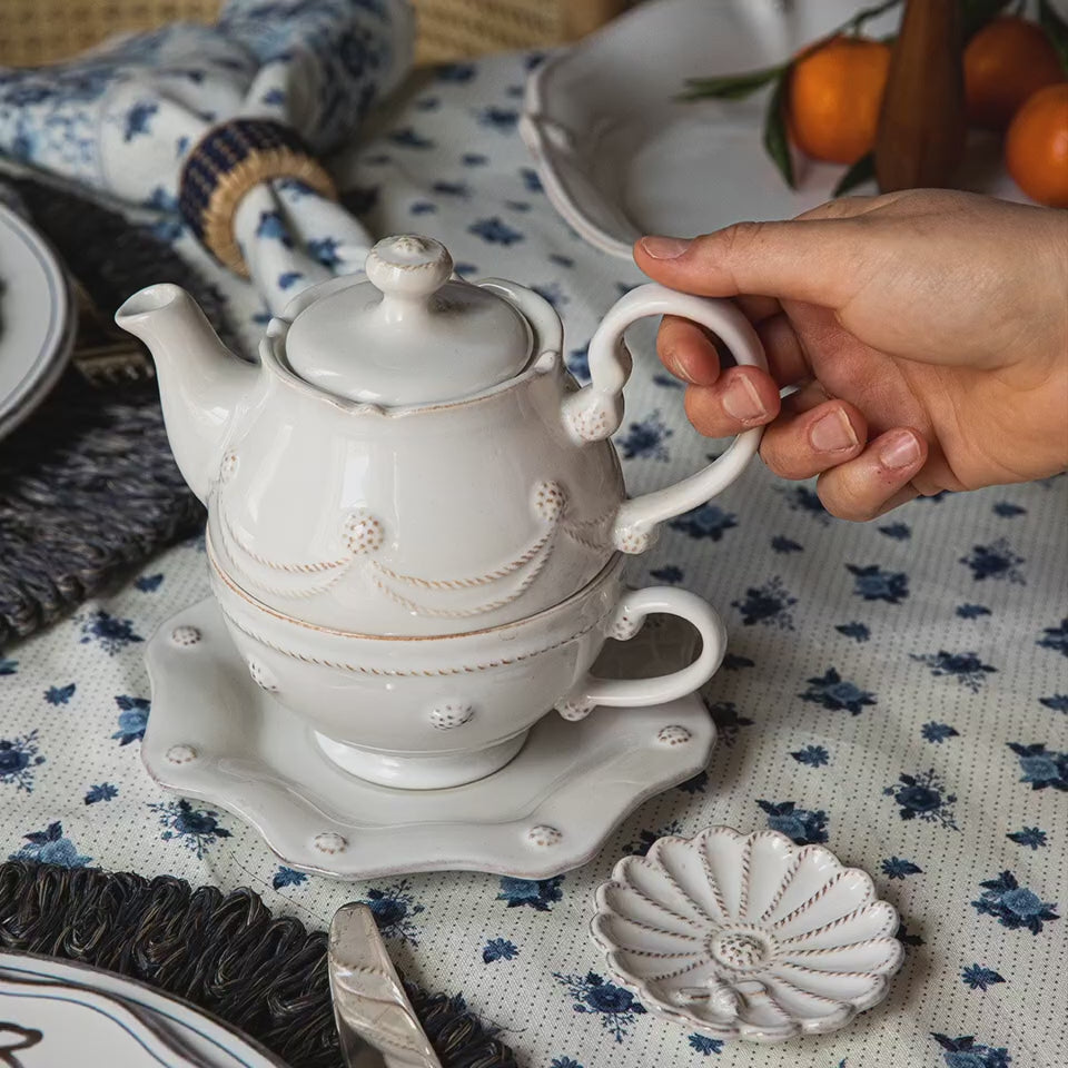 Load video: Video of Berry and Thread Tea Collection