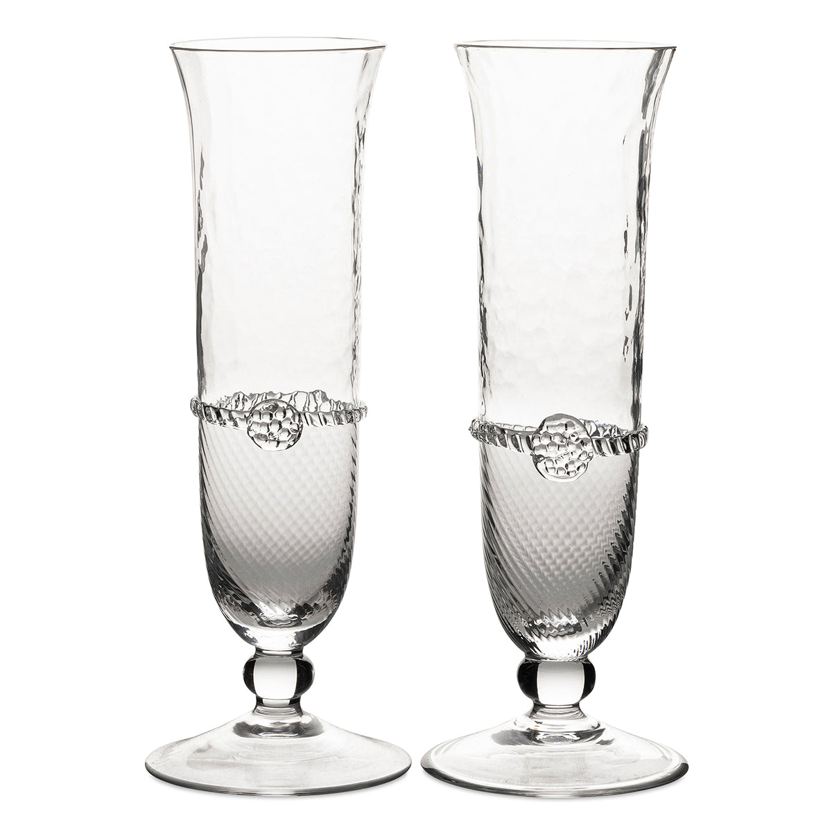 Stunningly statuesque, these handsome flutes are crowned with a simple thread and a single berry to accentuate your celebratory champagne bubbles.