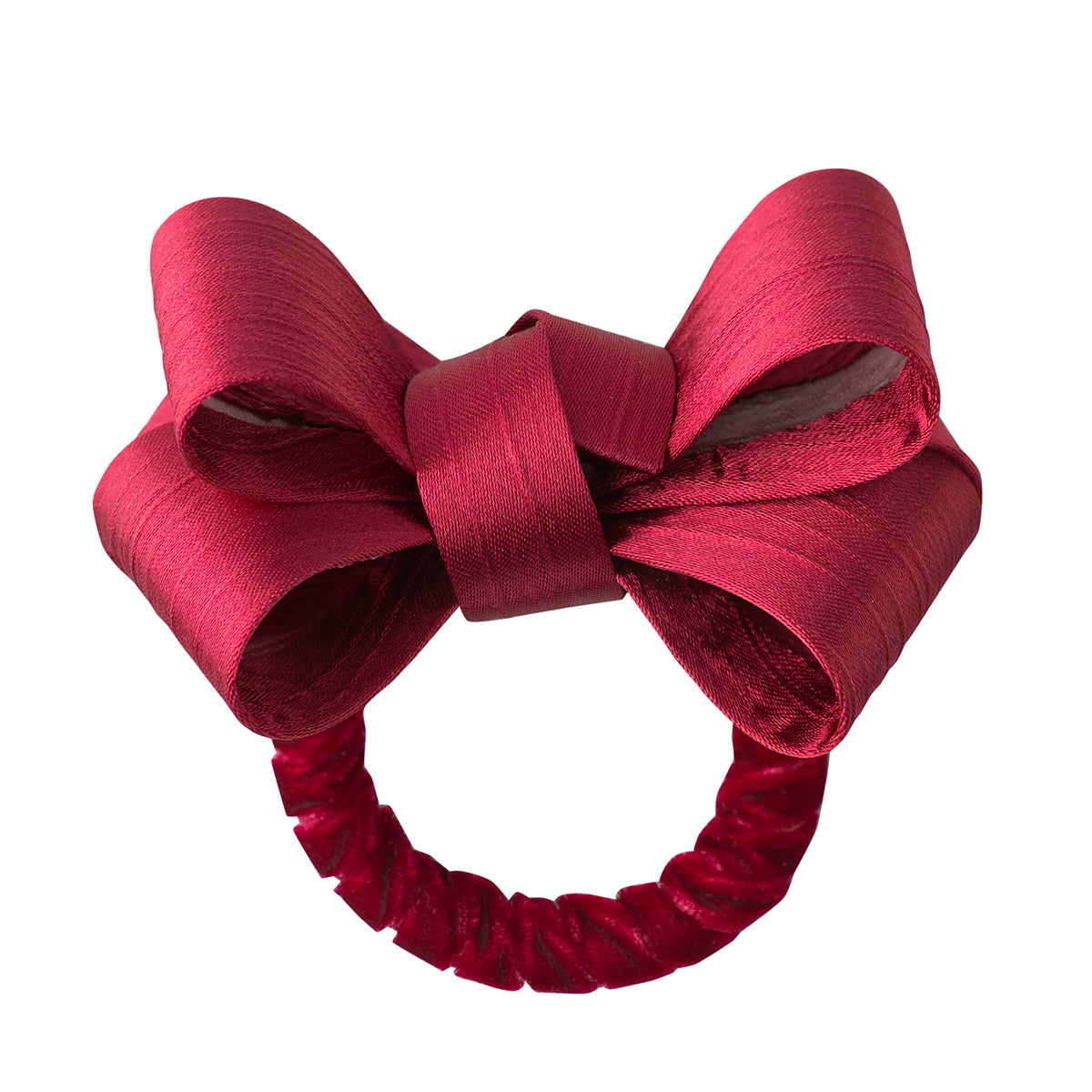 Everyday is worthy of fanciful celebration! Our pretty and versatile ruby tuxedo napkin ring adds a touch of flare to any setting from a casual brunch for two to a formal holiday gathering. Slip our bow over your favorite linen and, voila! Instant elegance!