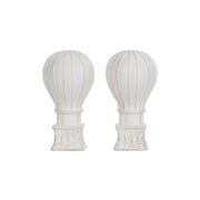 This irresistible pair of hot air balloon salt and pepper shakers are sculptural little statement pieces in their own right, delivering a sense of whimsy and adventure to the table. Packaged in our signature Juliska gift box, it makes a heavenly present for any entertaining enthusiast. 